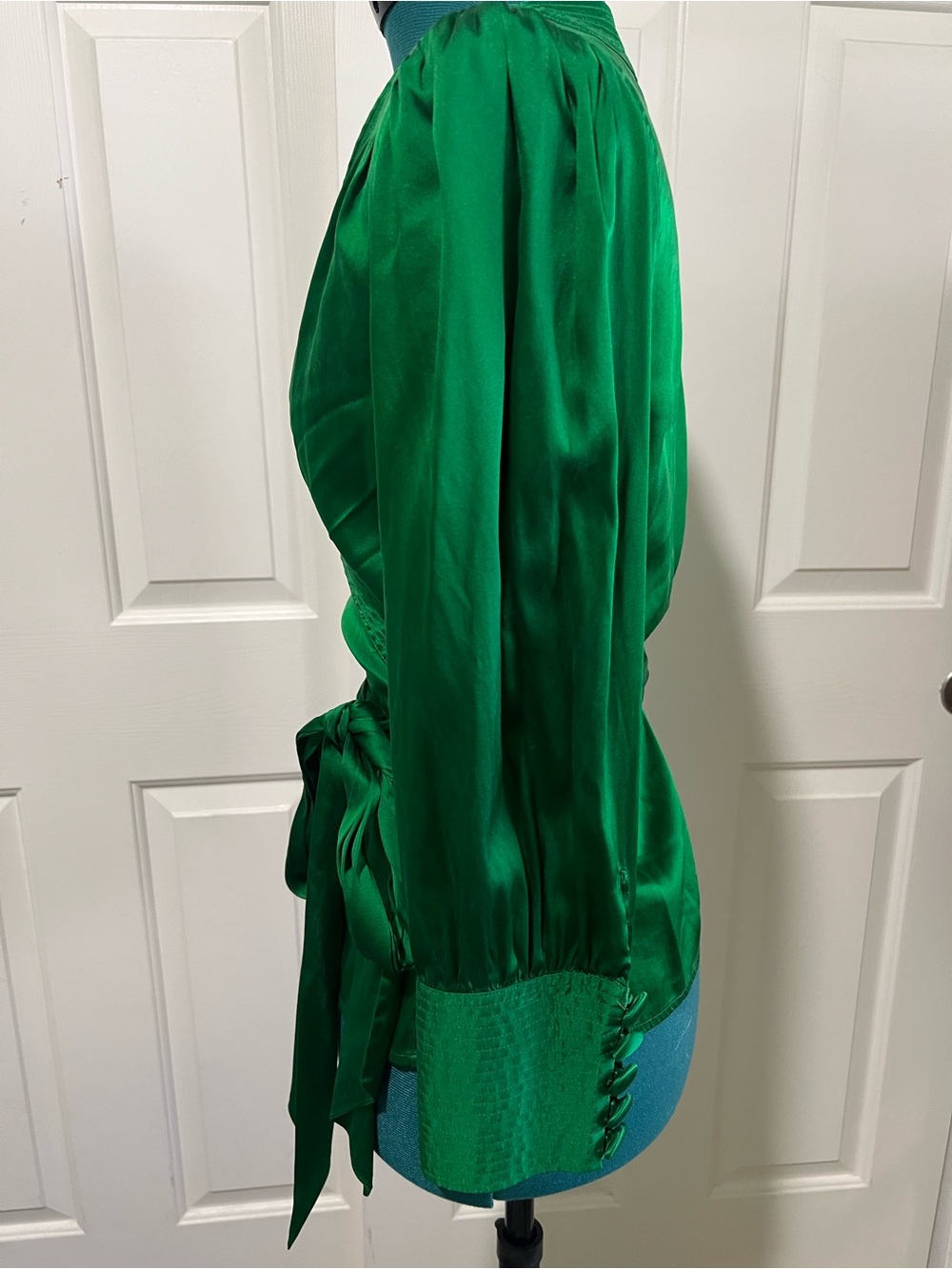 Diane Von Furstenberg Emerald Green Silk Wrap Blouse Sz Med - Picture 7 of 10